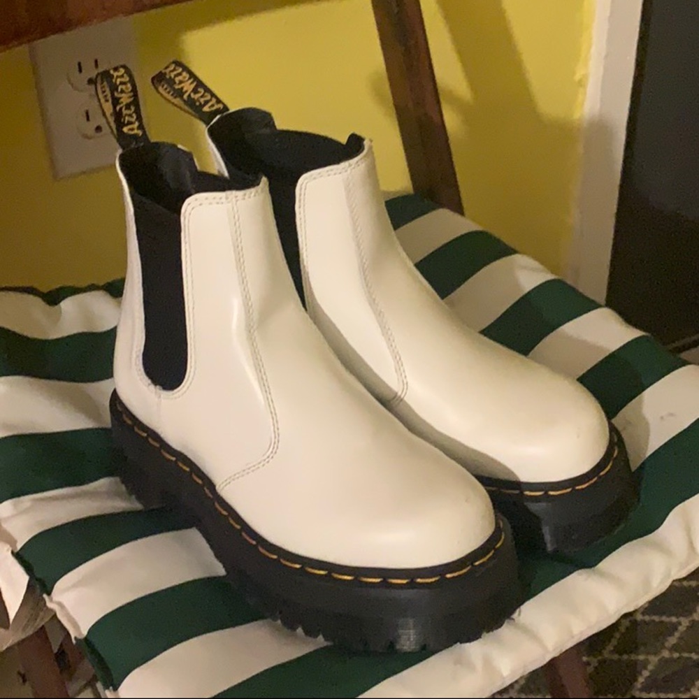 White chelsea boot Dr.Martens